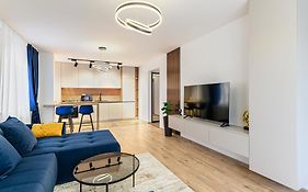 Mohost Blue Moon Apartments